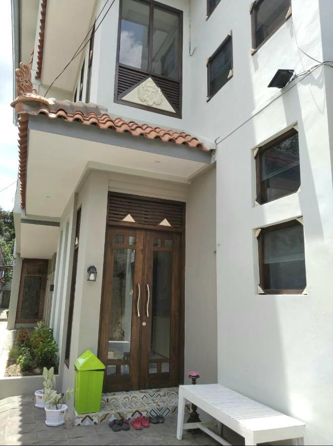 Sabi Guest House - Strategic Family -Married Couples Only- Hostel In Prawirotaman Jogyakarta Zewnętrze zdjęcie