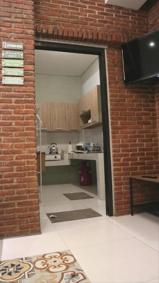 Sabi Guest House - Strategic Family -Married Couples Only- Hostel In Prawirotaman Jogyakarta Zewnętrze zdjęcie