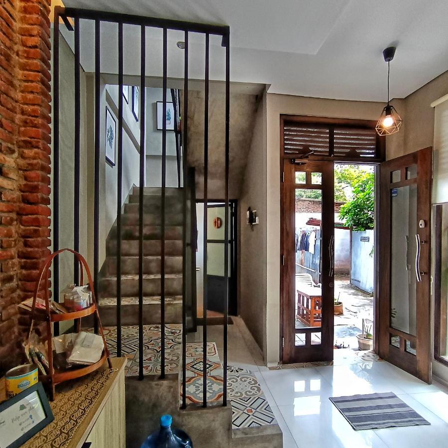 Sabi Guest House - Strategic Family -Married Couples Only- Hostel In Prawirotaman Jogyakarta Zewnętrze zdjęcie